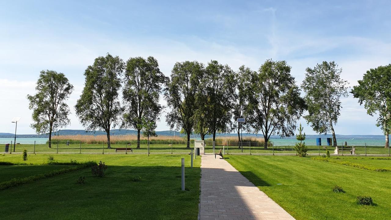 Lelle Resort B21 Balatonlelle Exterior photo